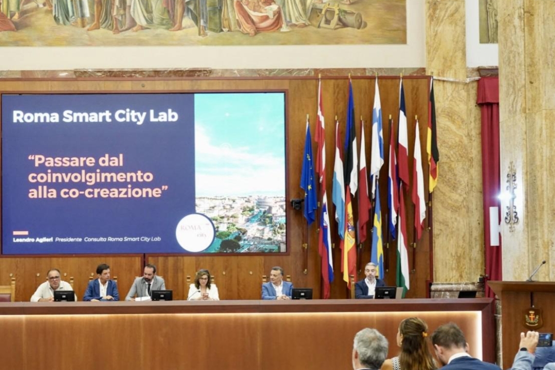 Presentazione del Gemello Digitale Urbano di Messina durante l'incontro con la Consulta Roma Smart City Lab nel Salone delle Bandiere di Palazzo Zanca.